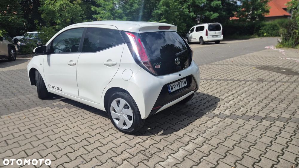Toyota Aygo x-clusiv - 4