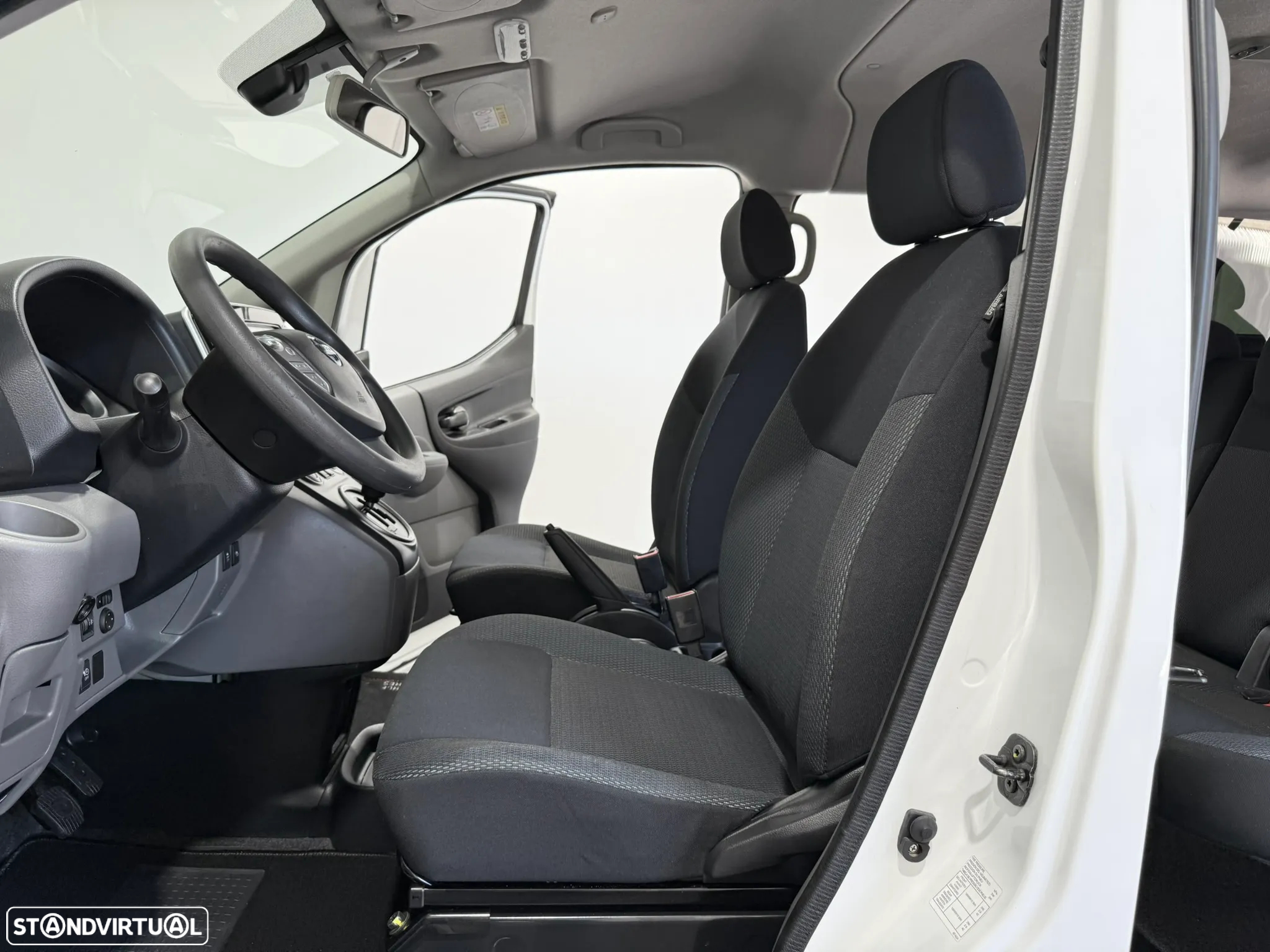 Nissan NV200 Evalia - 40