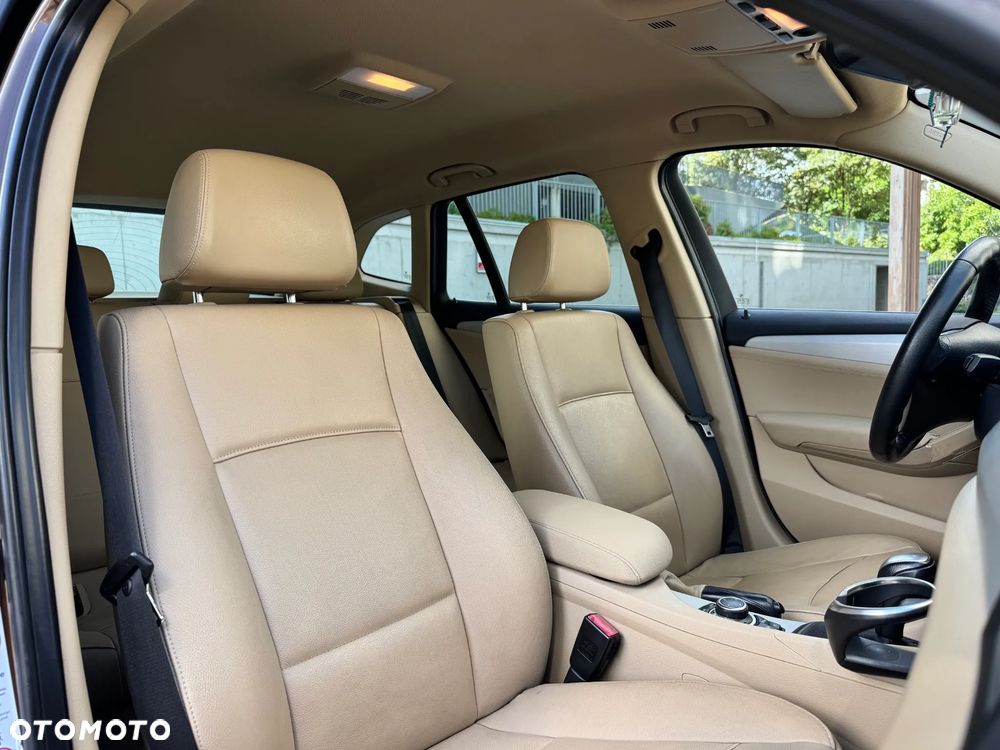 BMW X1 xDrive20d - 14