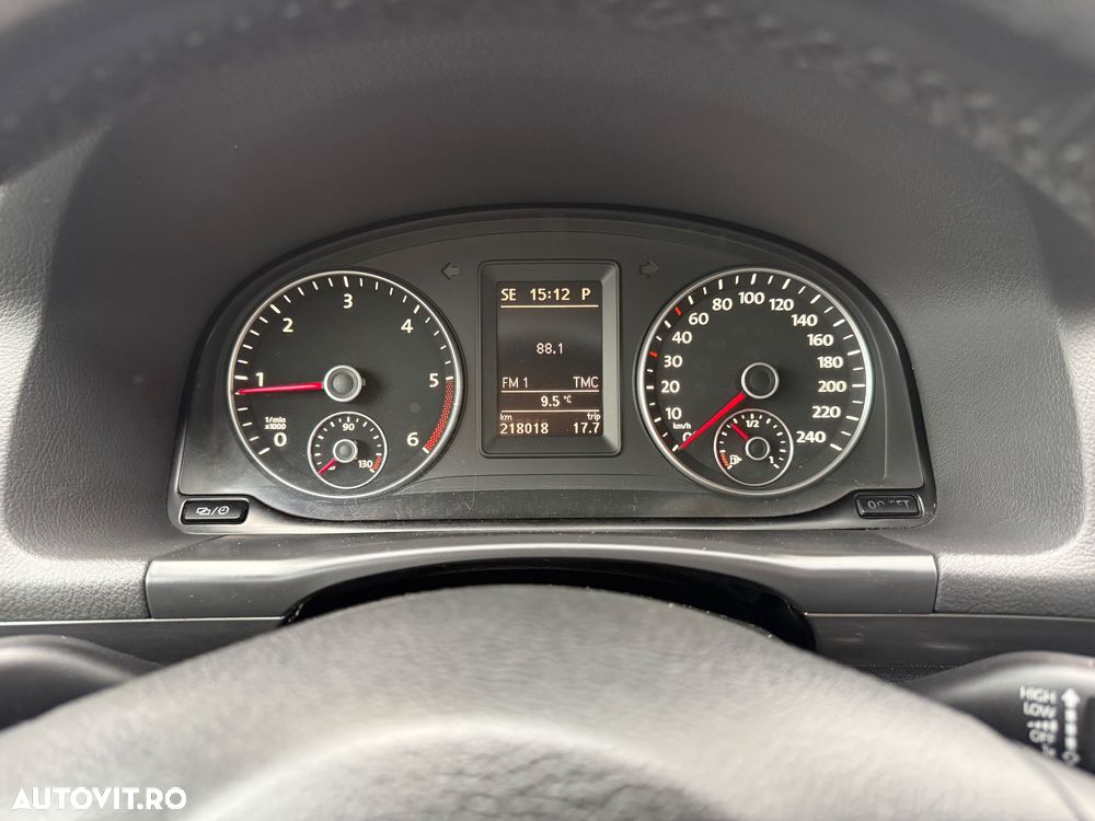 Volkswagen Touran 2.0 TDI DPF BlueMotion Technology DSG Comfortline - 14