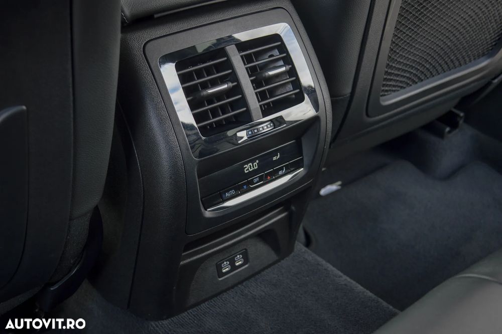 BMW X3 xDrive20i AT Luxury Line - 36