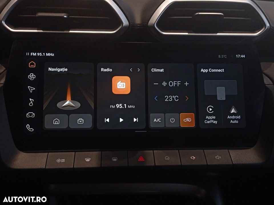 MG ZS HEV 1.5 GSI AT Exclusive - 15