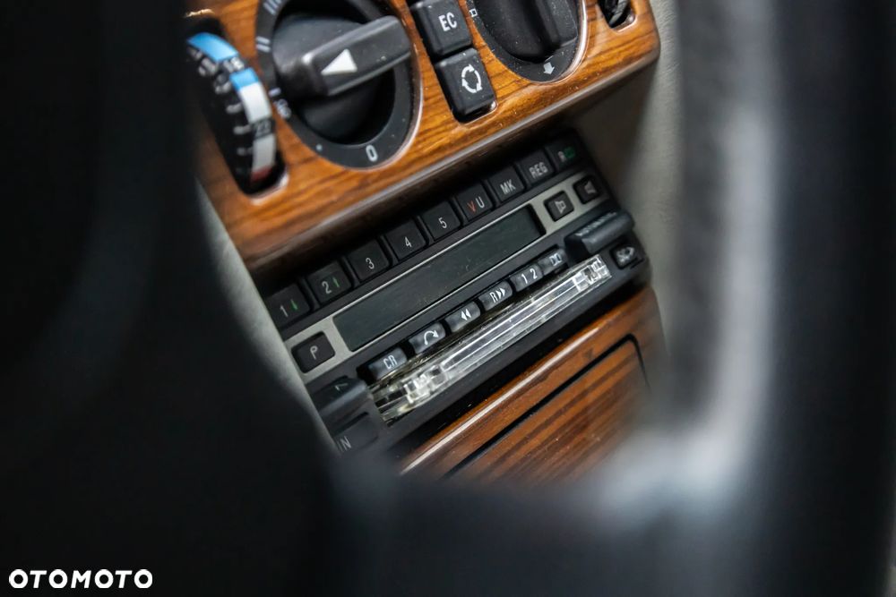 Mercedes-Benz Klasa E - 28
