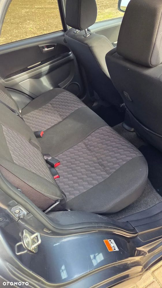 Suzuki SX4 1.6 GLX / Comfort - 11