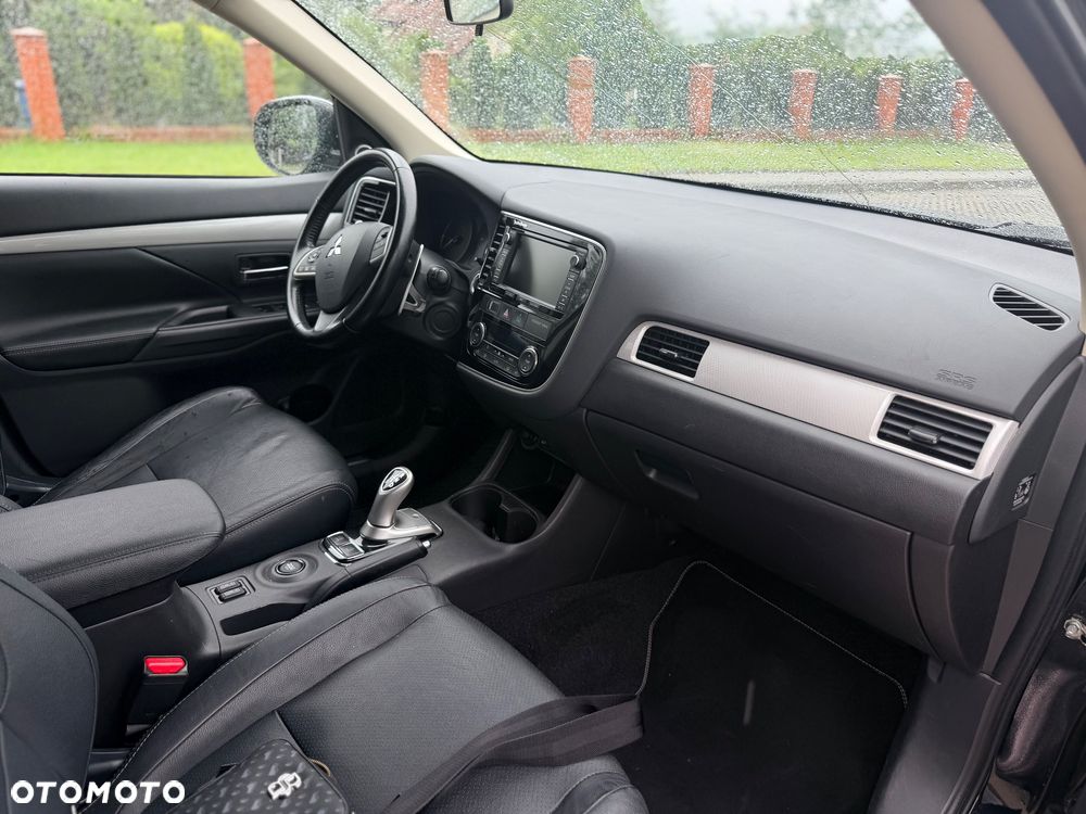 Mitsubishi Outlander - 28