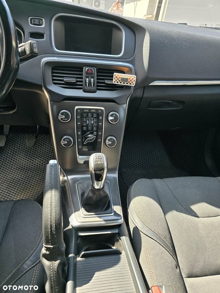 Volvo V40 Cross Country D4 Momentum - 11