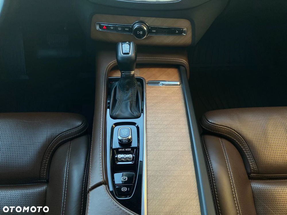 Volvo XC 90 D5 AWD Inscription - 32