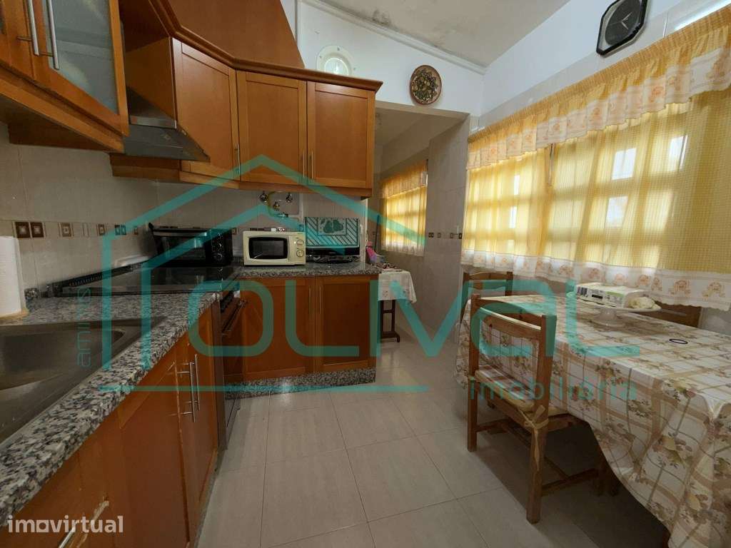 Apartamento T2 Bairro da Chasa RESERVADO NÃO DISPONIVEL PARA VISITAS - Grande imagem: 2/19