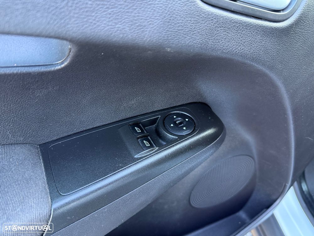 Ford Transit Courier 1.5 TDCI - 13