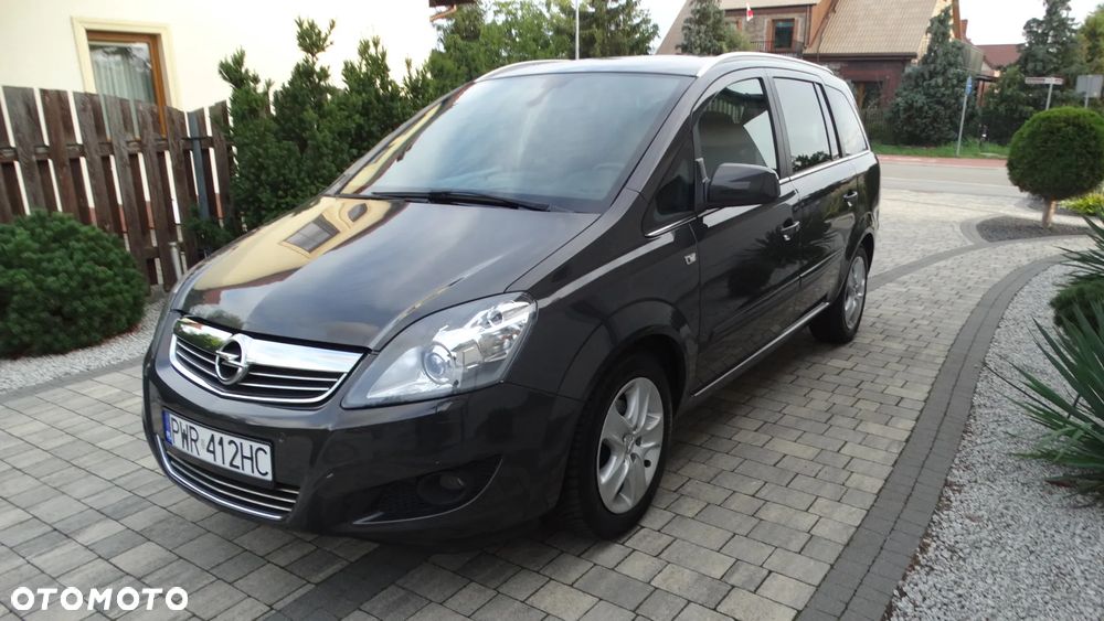Opel Zafira 1.8 Cosmo - 1
