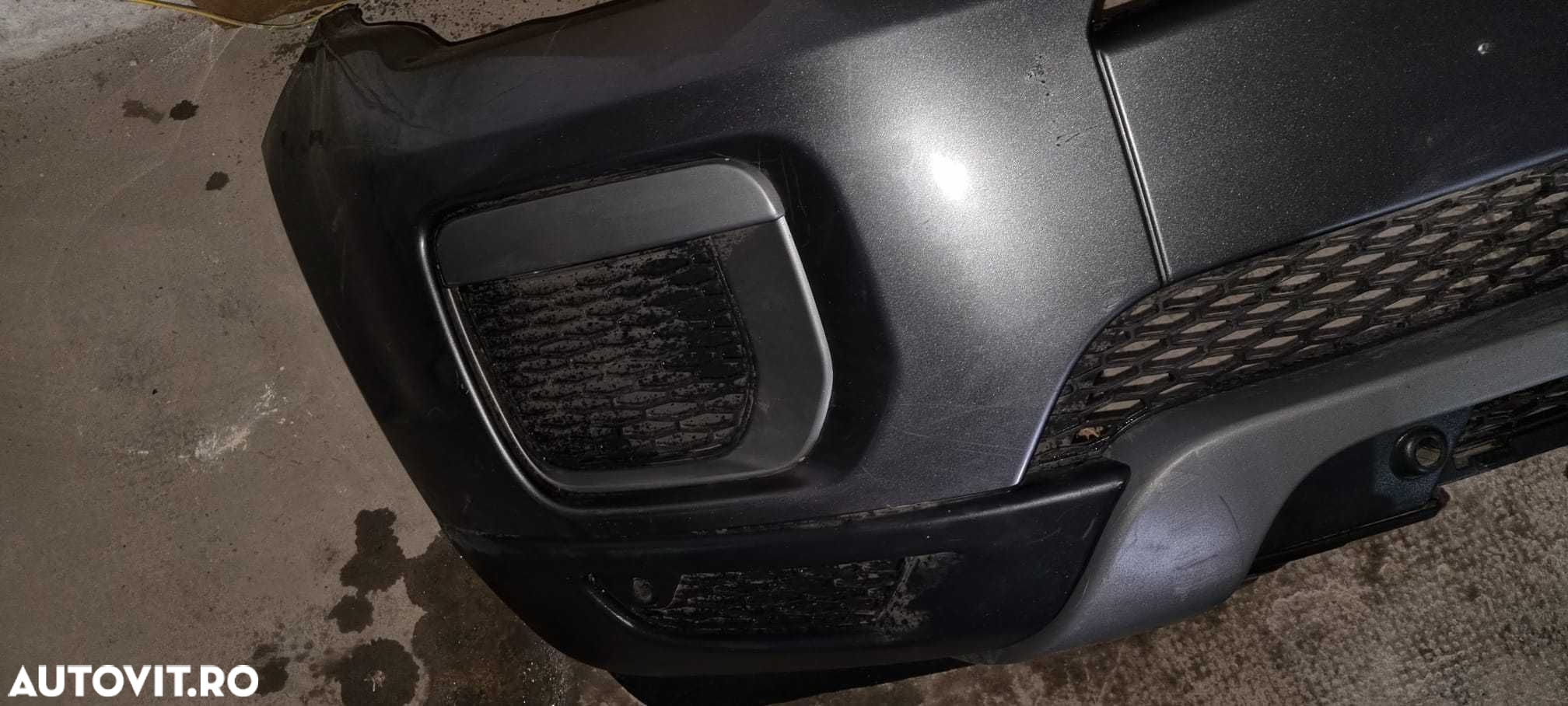 Bara fata Range Rover Evoque facelift cu mic defect - 5
