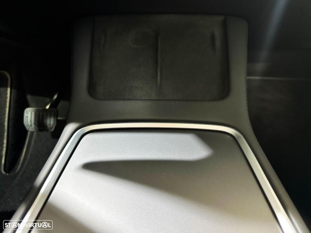Tesla Model Y Long Range Dual Motor AWD - 40