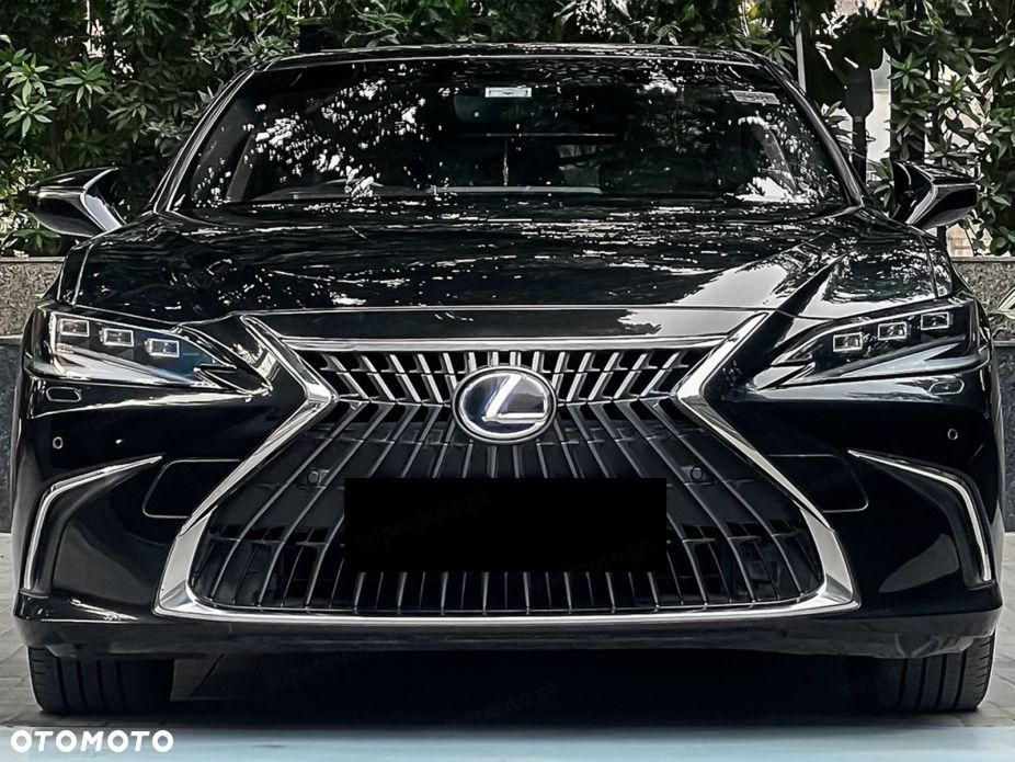 Lexus ES - 4