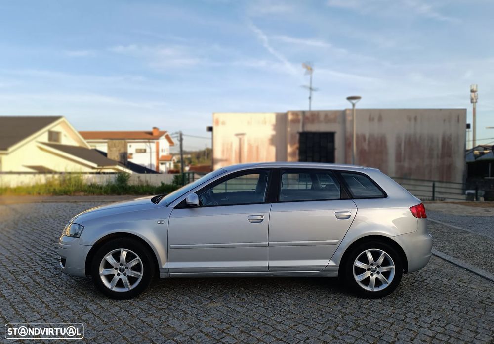 Audi A3 Sportback 1.6 FSi - 11