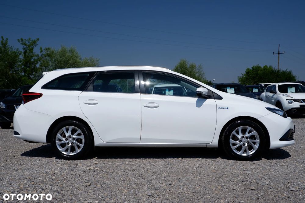 Toyota Auris 1.8 HSD Luna - 30