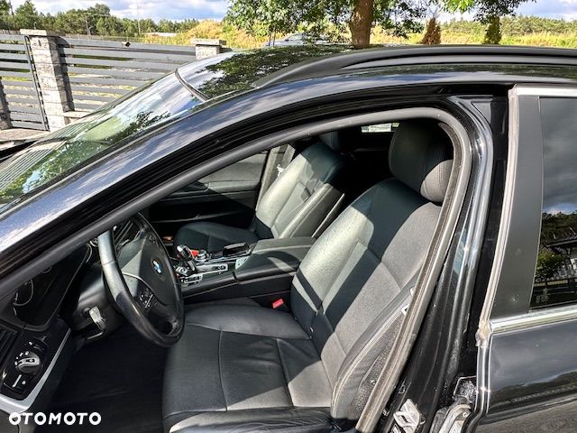 BMW Seria 5 520d Luxury Line - 11