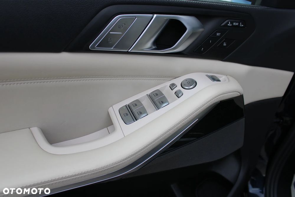 BMW X7 M50d sport - 20