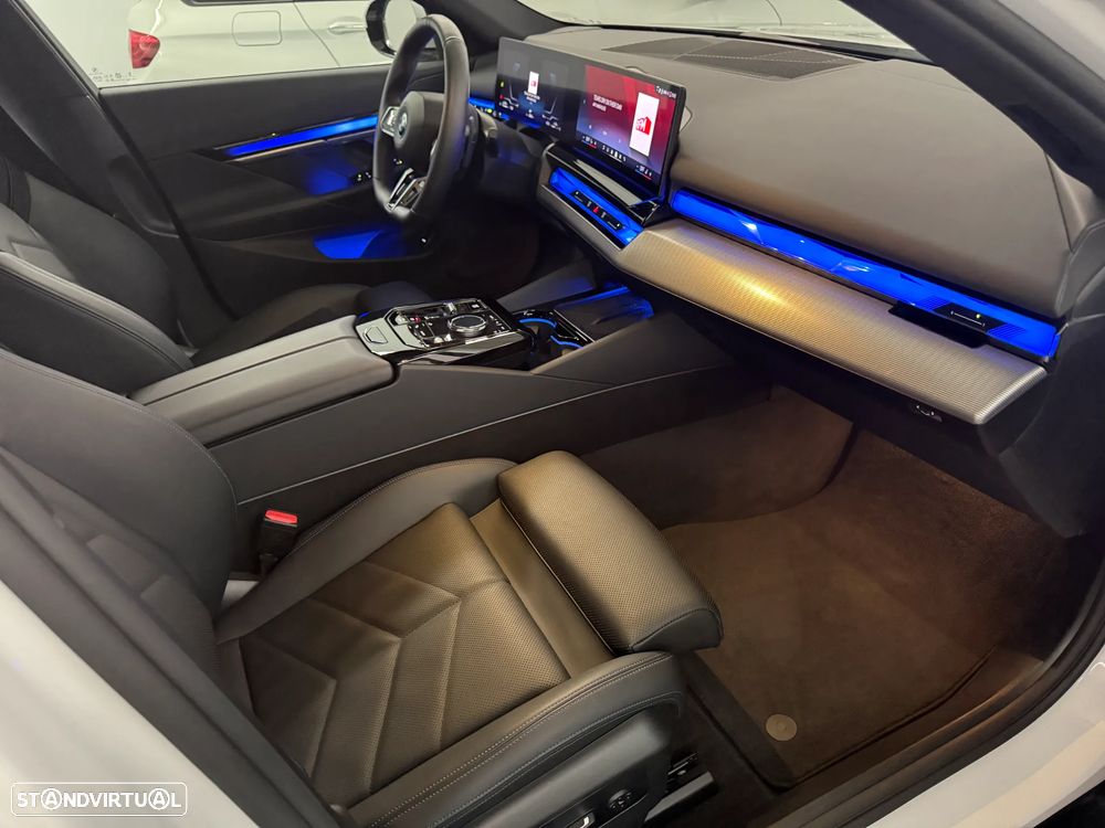 BMW 530 e Pack Desportivo M Pro - 34