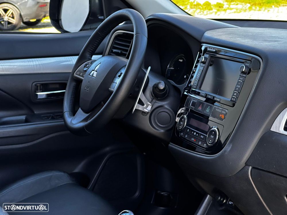 Mitsubishi Outlander 2.0 4WD - 35