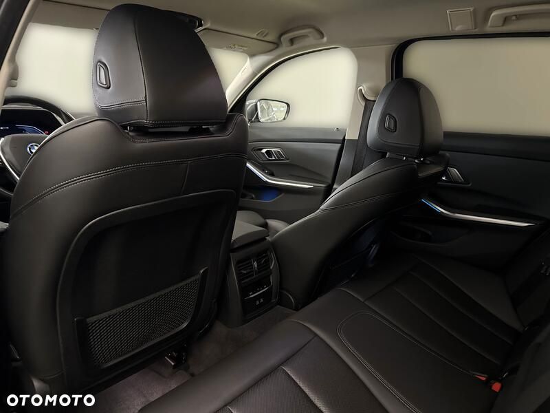 BMW Seria 3 - 19