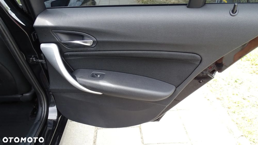 BMW Seria 1 120i Urban Line - 24