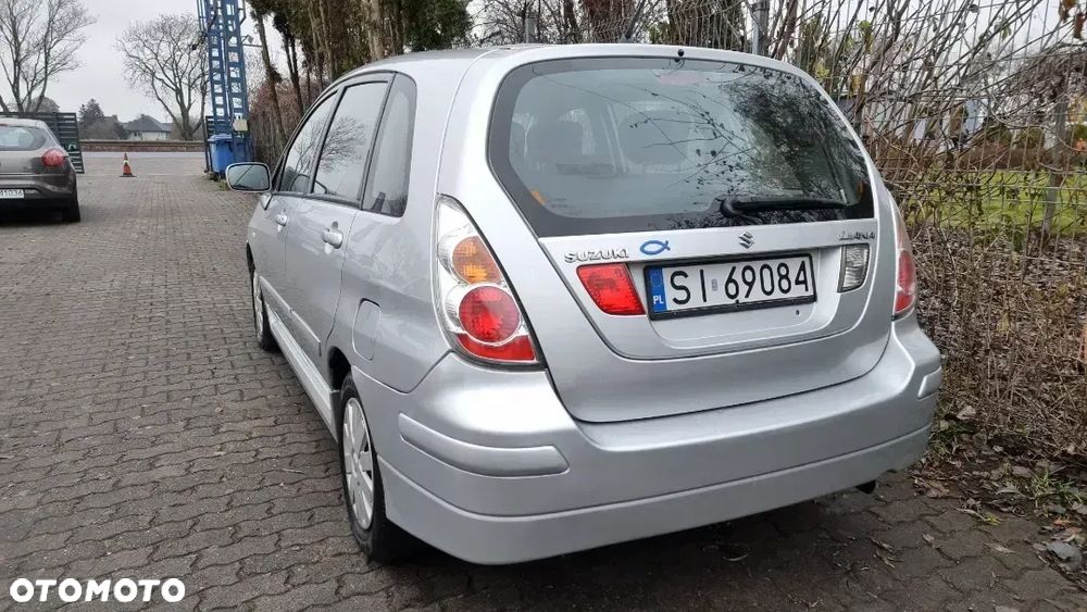 Suzuki Liana 1.6 - 23