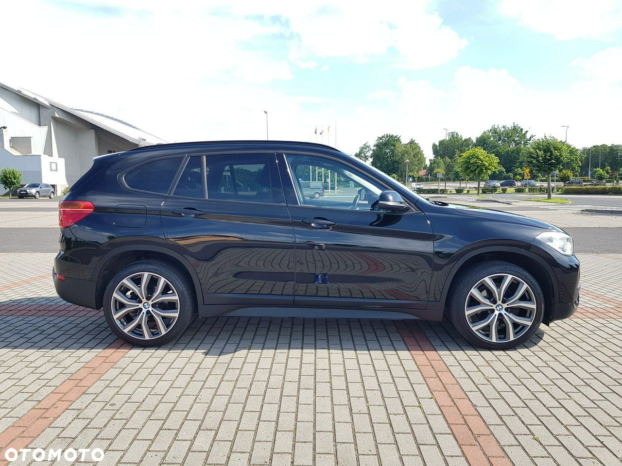 BMW X1 sDrive18d Business Edition - 4