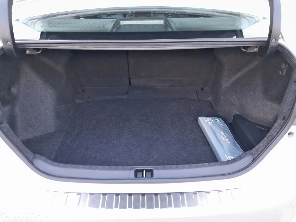 Toyota Corolla 1.6 Comfort - 19