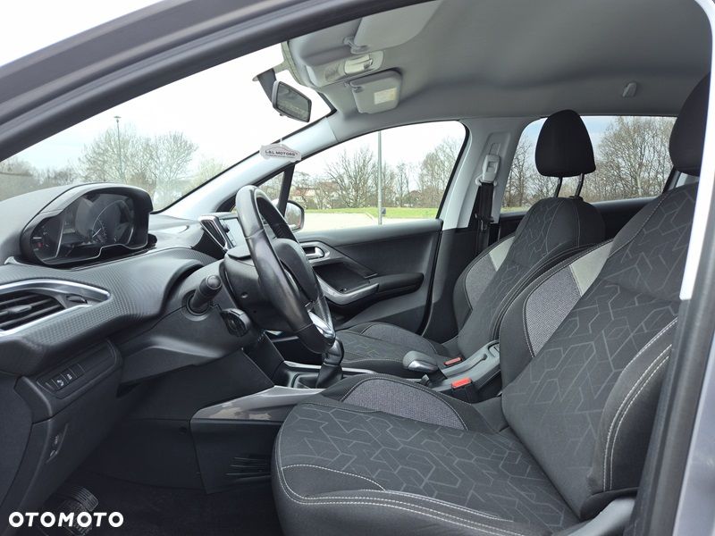 Peugeot 2008 PureTech 82 Style - 13