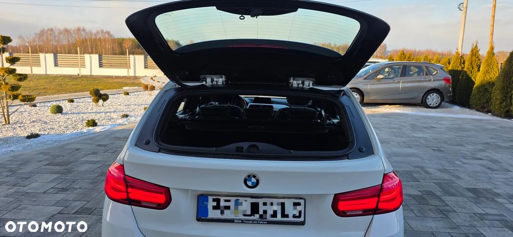 BMW Seria 3 320d xDrive Sport Line - 36