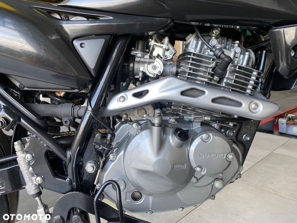 Suzuki DR - 10