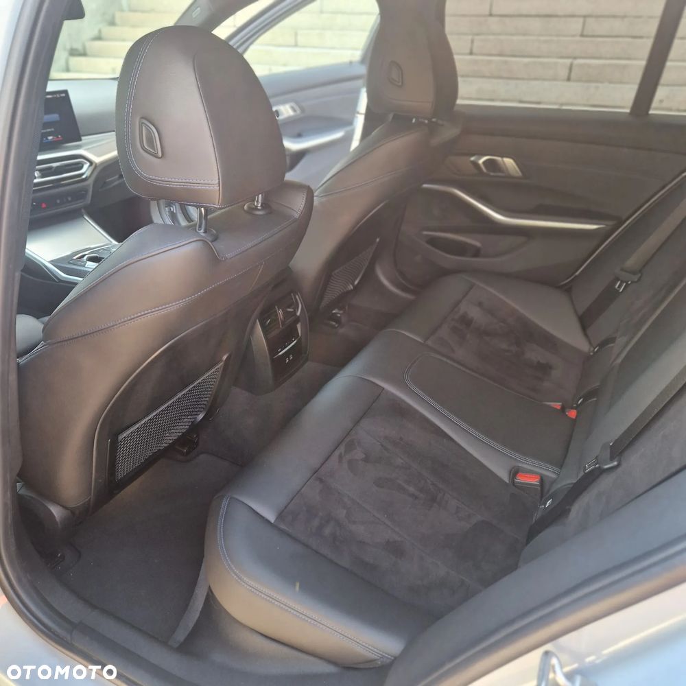 BMW Seria 3 330e xDrive M Sport - 11