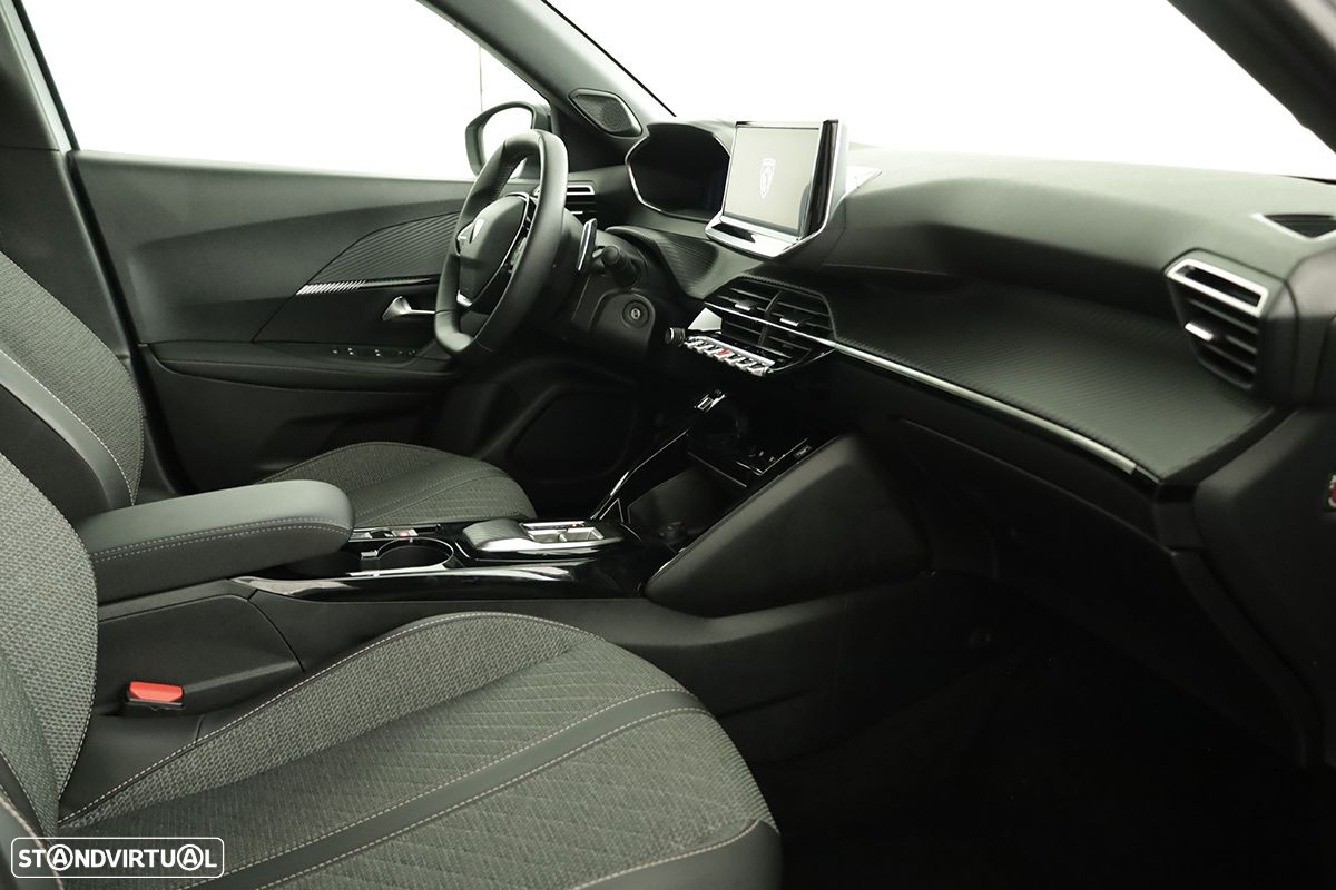 Peugeot 2008 1.2 PureTech Allure EAT8 - 20