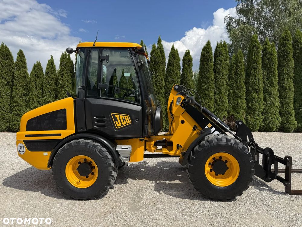 JCB 407 T4 / 2019 ROK / SILNIK 4-CYL BEZ DPF I ADBLUE / PIĘKNA / ORYGINAŁ / ZADBANA / SPROWADZONA Z NIEMIEC / MAŁE GABARYTY / SILNA / 406 408 409 60 70 M 506 509 - 11
