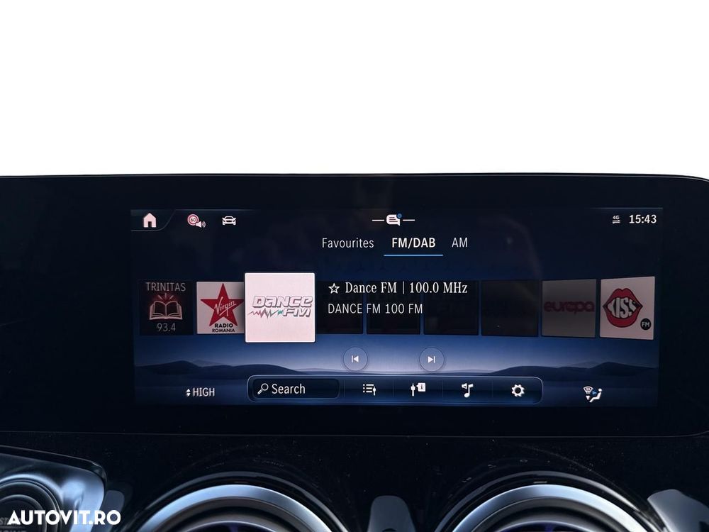 Mercedes-Benz GLB - 16