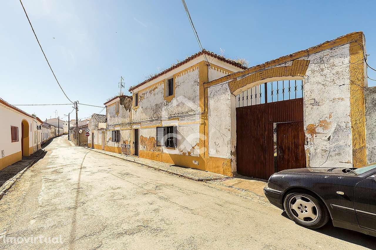 Lote de Terreno de 1351 m² c/ Duas Moradias T2 + Espaço Comercial  | A - Grande imagem: 2/60