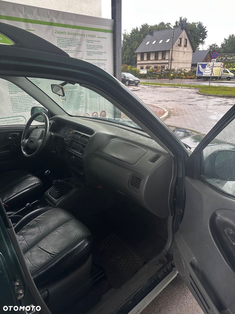 Suzuki Grand Vitara 2.0 - 4