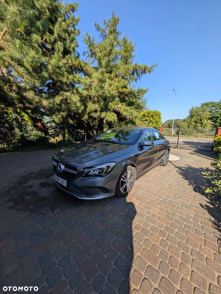 Mercedes-Benz CLA 180 7G-DCT - 7