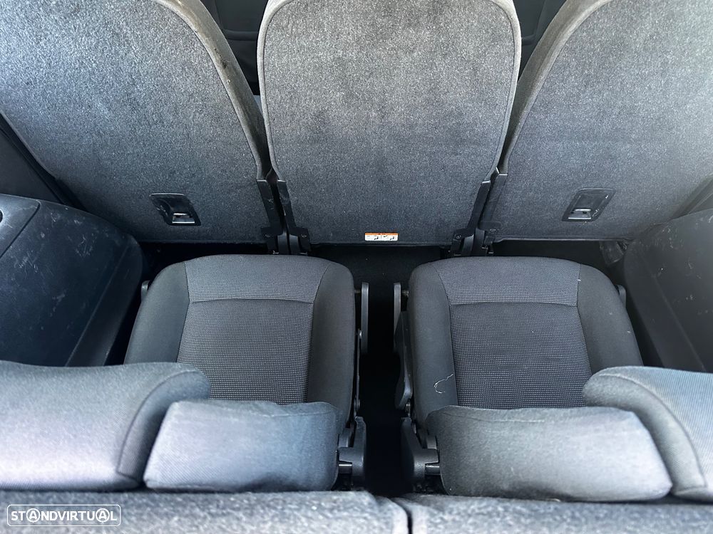 Ford S-Max 1.8 TDCi Titanium 7L - 23