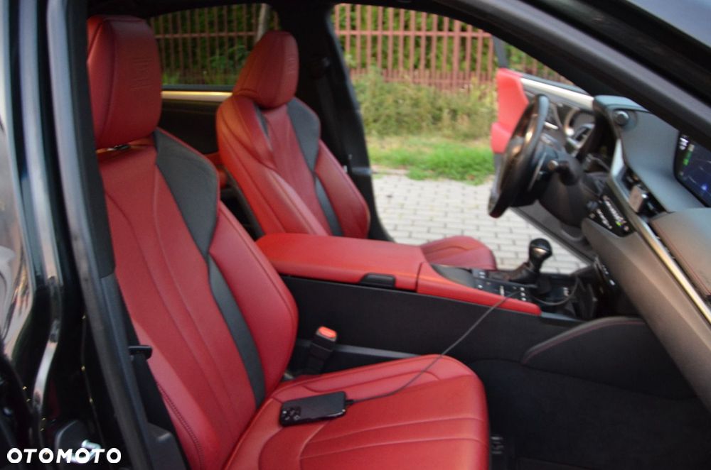 Lexus ES 300h F Sport - 14