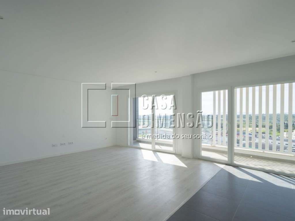 Apartamento T2 localizado na zona de Santa Marta do Pinhal, com var... - Grande imagem: 5/28