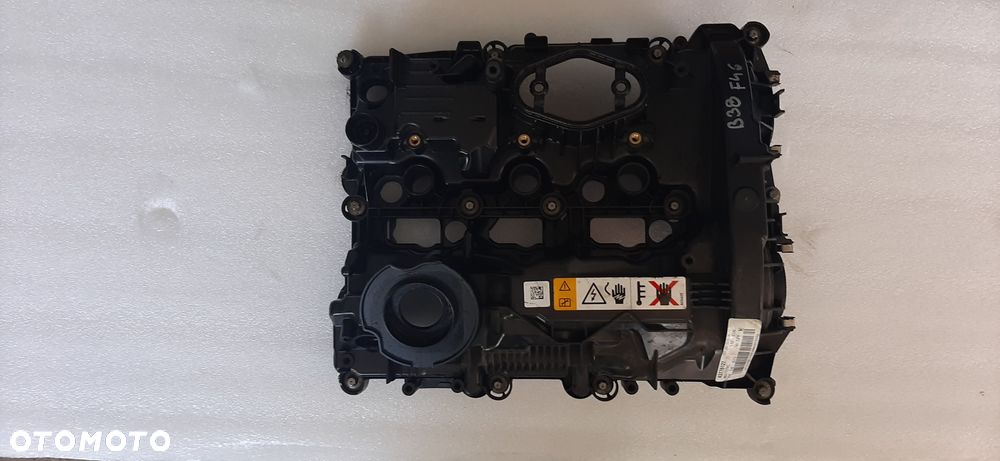 Pokrywa zaworów BMW 1.5B38 F55 F56 F60 11129469585  8631744 - 1