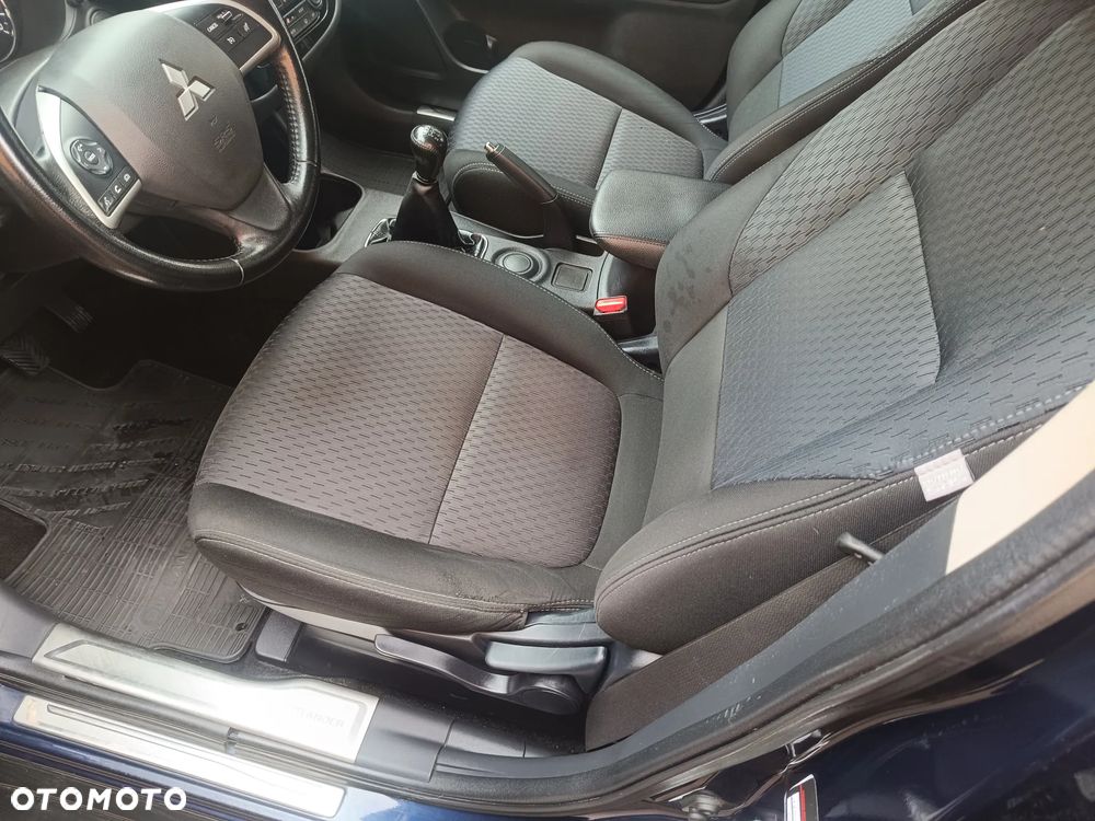 Mitsubishi Outlander 2.0 Invite + 2WD - 20