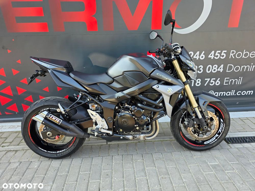 Suzuki GSR - 2