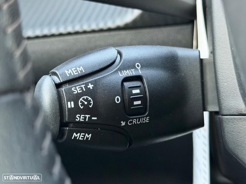 Peugeot 2008 PureTech 100 Style - 24