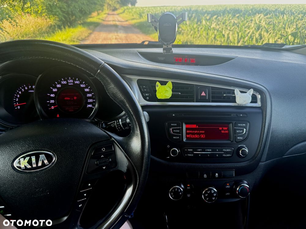 Kia Ceed 1.4 L - 13