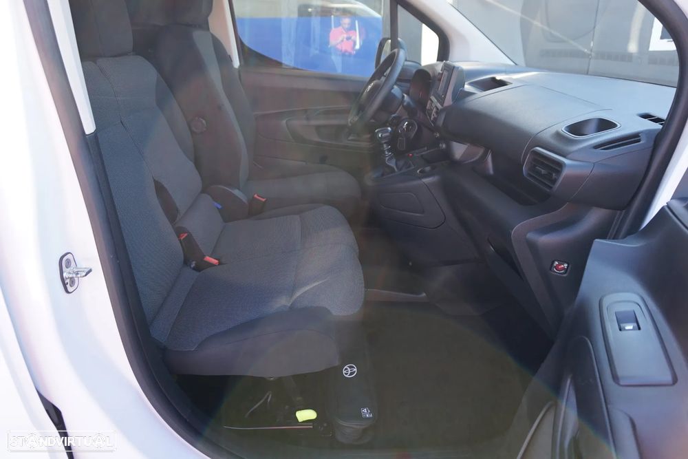 Toyota Proace City 1.5D 102 3 lug. Comfort IVA dedutível - 30