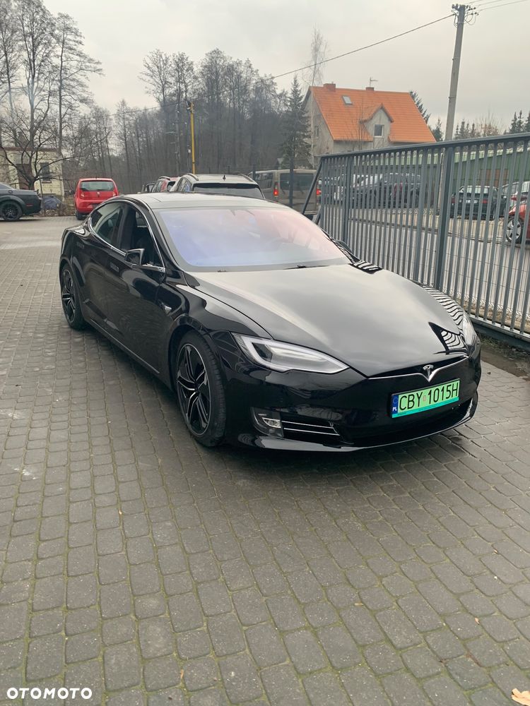 Tesla Model S - 5