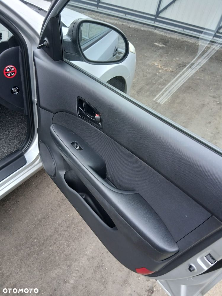 Hyundai i30 1.6 Comfort - 8