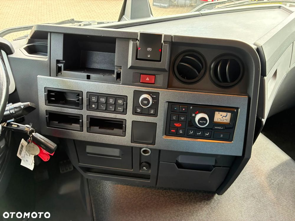 Renault T480 Sleeper Cab - 15